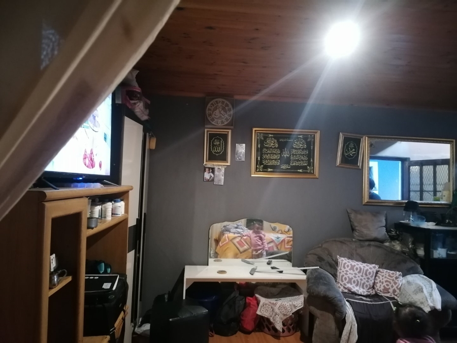 4 Bedroom Property for Sale in Lentegeur Western Cape